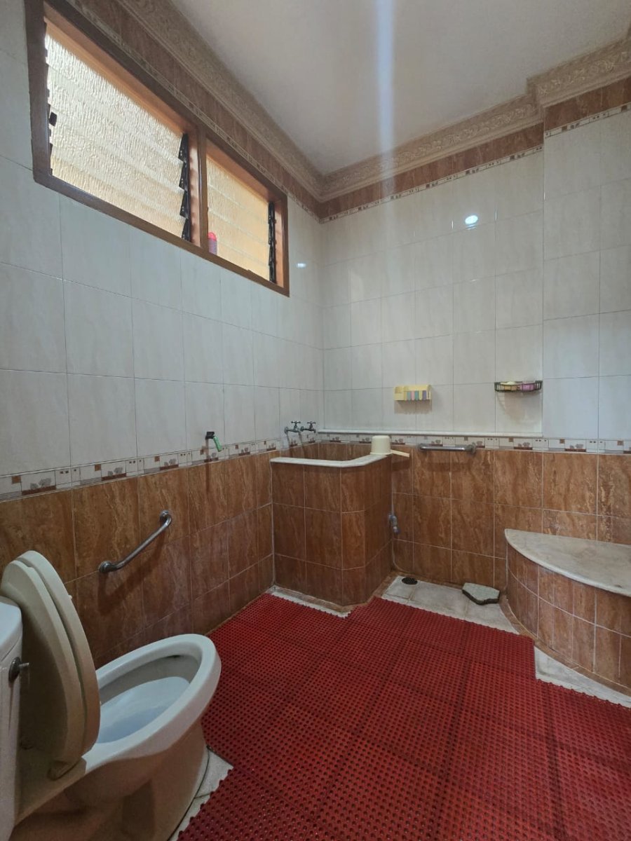 Rumah mewah di Lokasi Solo Baru Sektor 1 dekat pakuwon mall dan the park mall