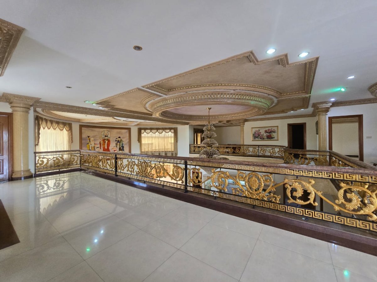 Rumah mewah di Lokasi Solo Baru Sektor 1 dekat pakuwon mall dan the park mall - Foto 9