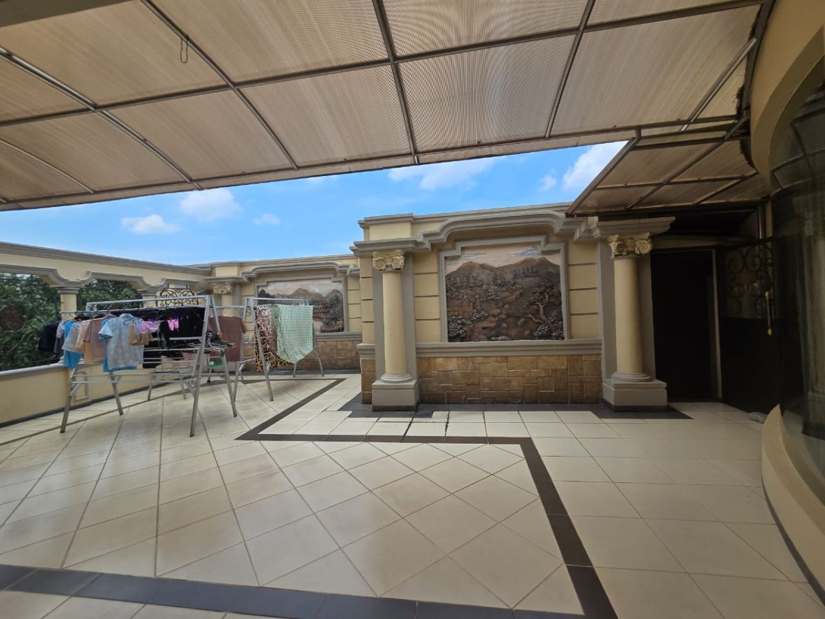 Rumah mewah di Lokasi Solo Baru Sektor 1 dekat pakuwon mall dan the park mall - Foto 11