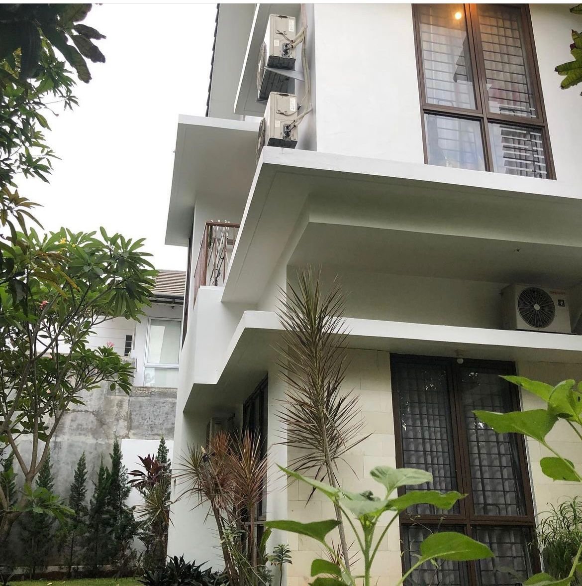 Dijual Rumah Luas Posisi Hook Depan Taman Boulevard Bintaro Jaya Sektor 9 (TN) - Foto 8