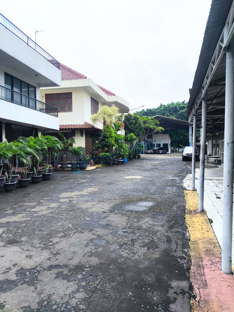 DIJUAL CEPAT RUMAH COCOK UNTUK TEMPAT USAHA LOKASI STRATEGIS , PINGGIR JALAN UTAMA, BEBAS BANJIR - Foto 5