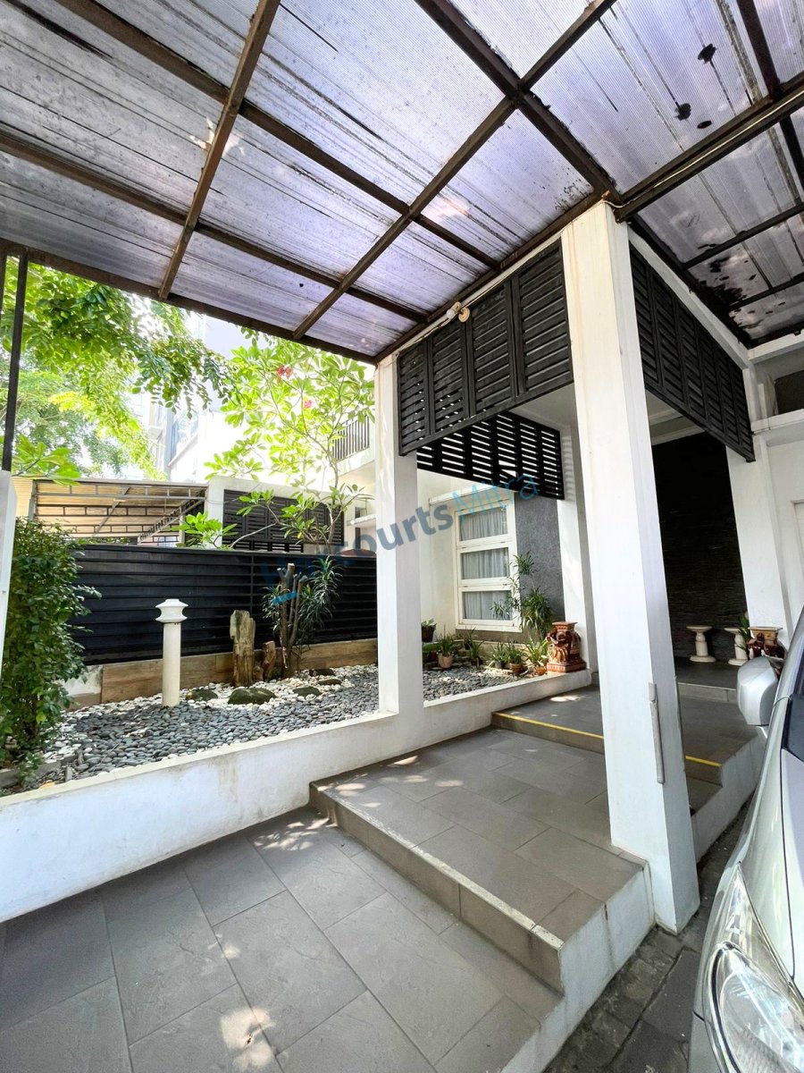 RUMAH SIAP HUNI, RAPIH, TERAWAT, BEBAS BANJIR, LOKASI STRATEGIS DI CEMPAKA PUTIH TIMUR - Foto 3