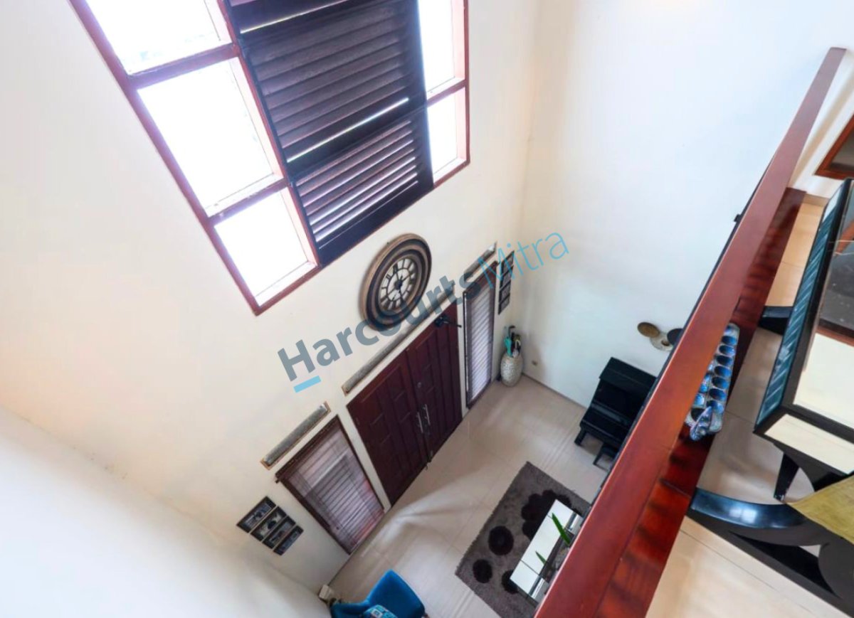 RUMAH CANTIK HOOK, STRATEGIS, SIAP HUNI, BEBAS BANJIR DI BINTARO - Foto 5
