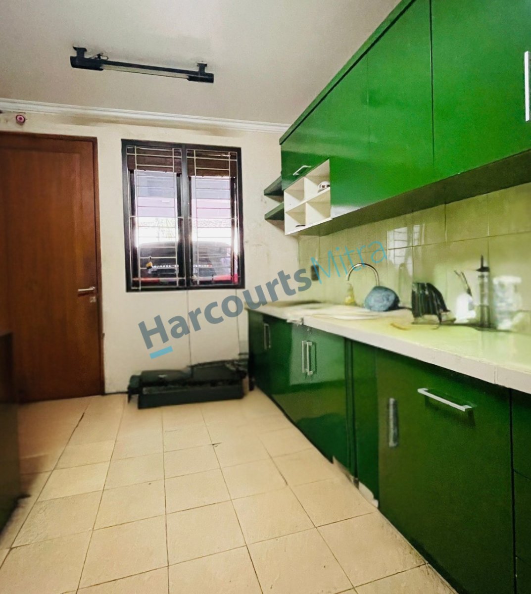 RUMAH 3 LANTAI DEKAT JL. RAYA HARGA TERJANGKAU DI TEBET - Foto 2