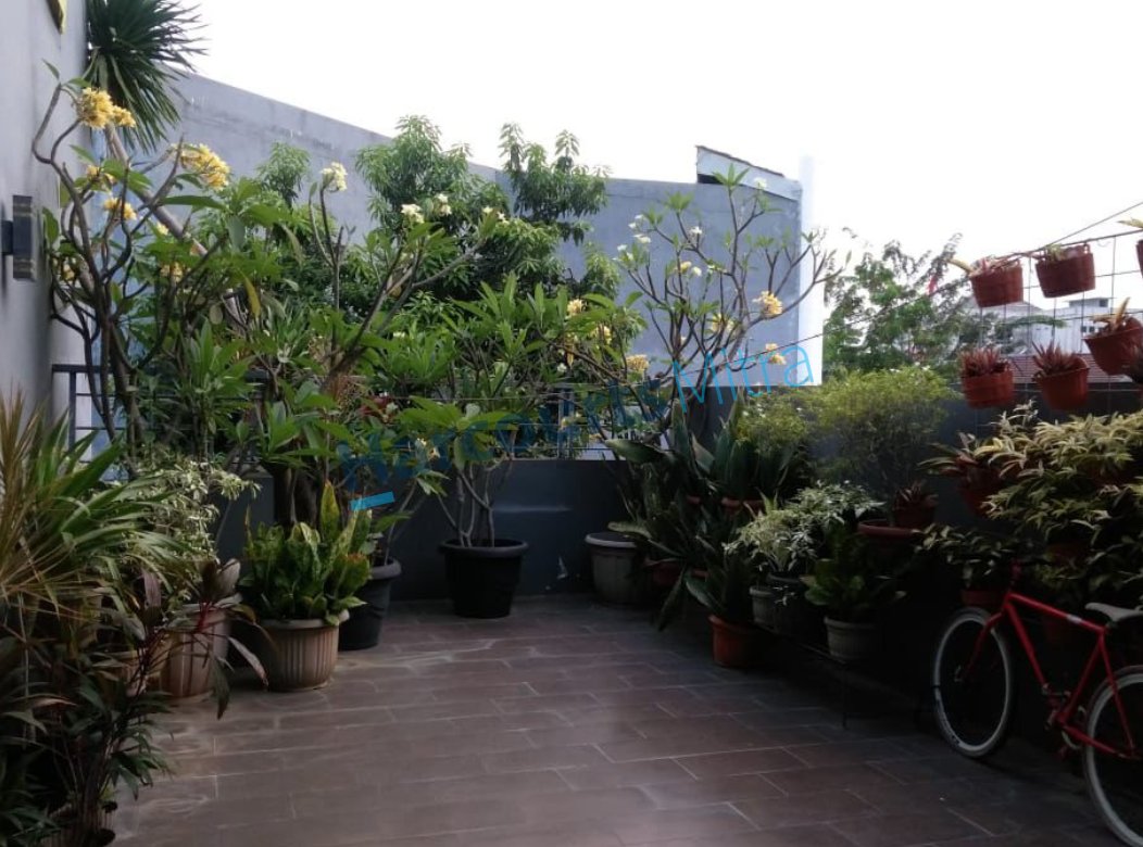 RUMAH 3 LANTAI DEKAT JL. RAYA HARGA TERJANGKAU DI TEBET - Foto 5