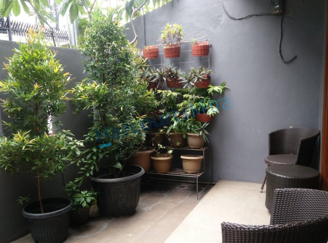 RUMAH 3 LANTAI DEKAT JL. RAYA HARGA TERJANGKAU DI TEBET - Foto 6