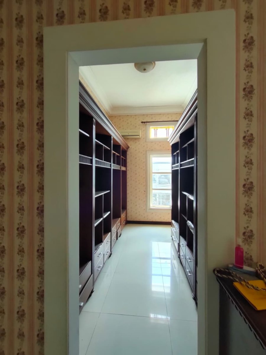 Dijual rumah di Jl. Manyar Kertoarjo - Surabaya - Foto 3