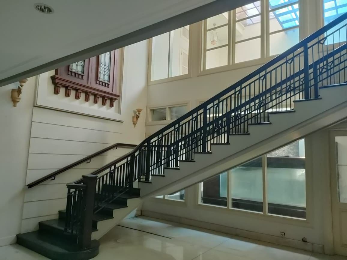 Dijual rumah di Jl. Manyar Kertoarjo - Surabaya - Foto 5