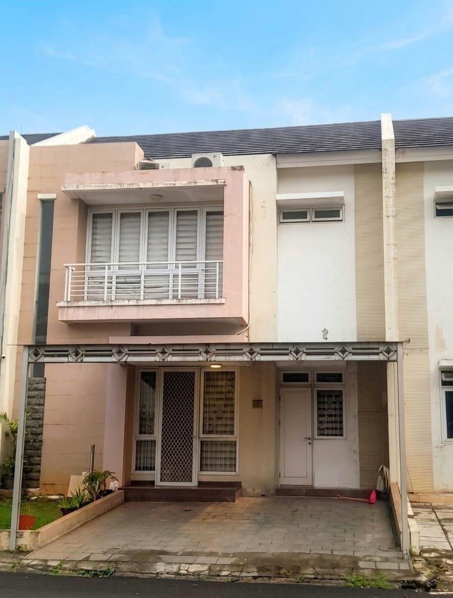 Dijual Cepat Rumah 2 Lantai dekat Stasiun di Paradise Resort City, Tangerang Selatan