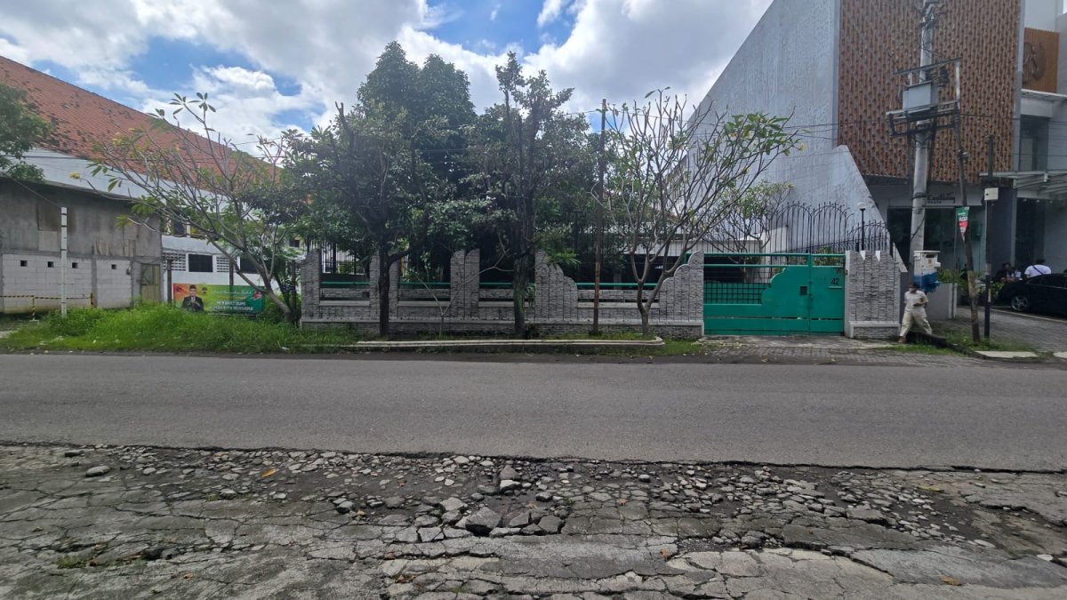 Rumah mewah strategis tengah kota Solo dekat Mall Solo Squere - Foto 8
