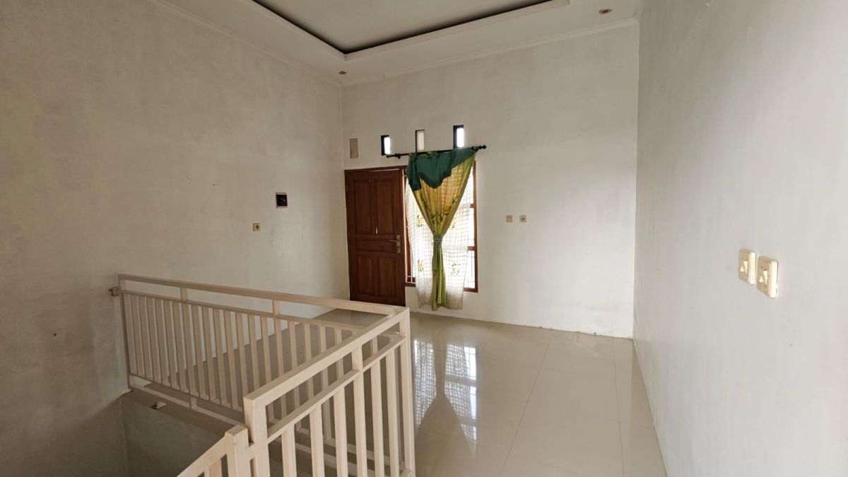 Rumah 2 lantai dibawah harga pasar  Kondisi siap huni di Purbayan, Gentan  15 menit ke Solo Baru - Foto 3