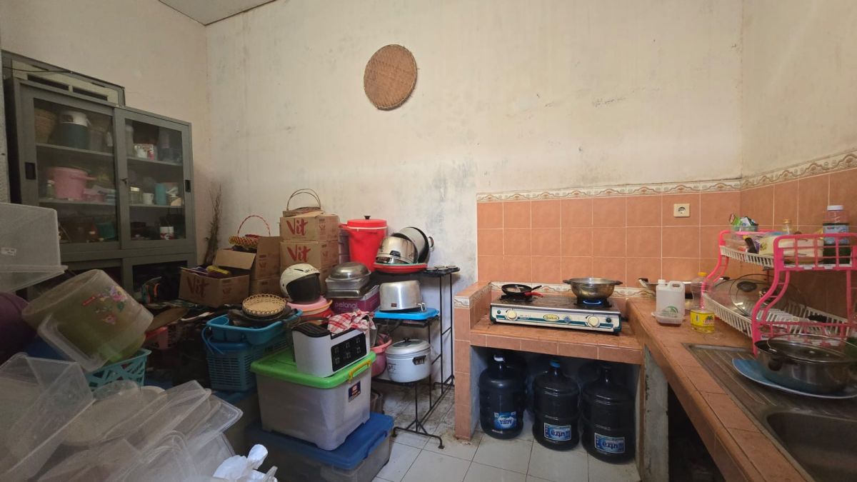 Rumah siap huni di kawasan elite Solo Baru Solo - Foto 6
