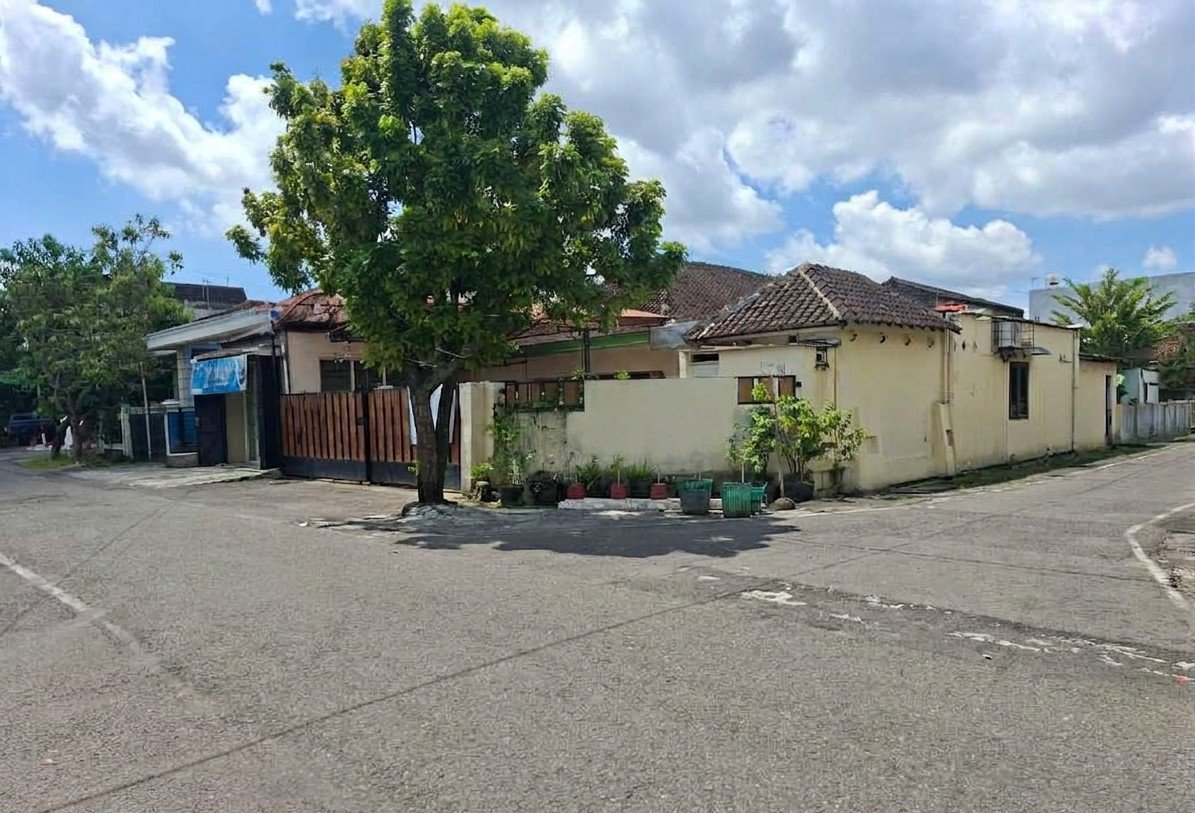 Rumah Tengah Kota Solo  Area Banyuagung Kadipiro Banjarsari - Foto 3