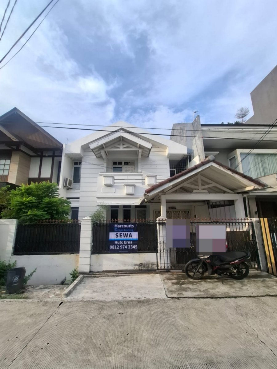Disewakan Rumah Berlokasi Di Janur Indah, Kelapa Gading Timur - Jakarta Utara