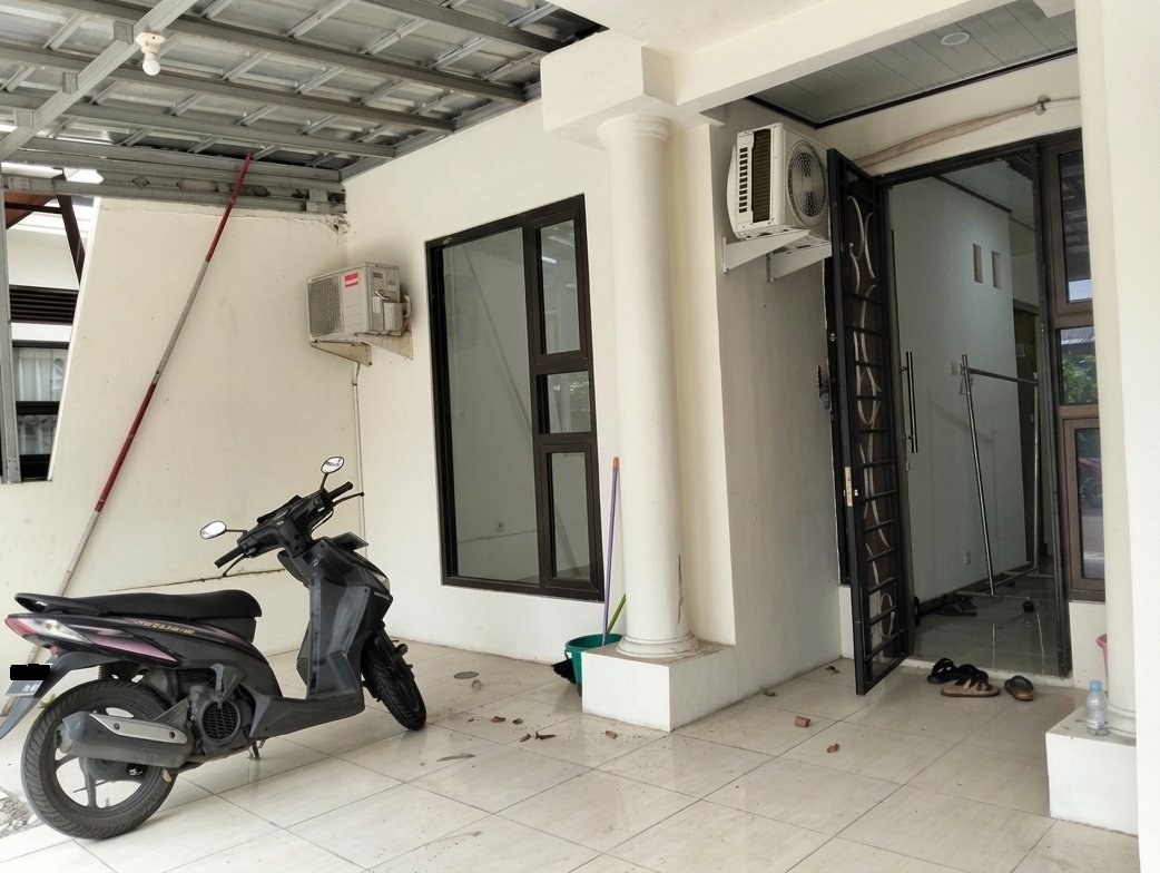 Dijual Rumah Luas 135m² di Graha Raya Bintaro, Tangerang Selatan - Foto 3
