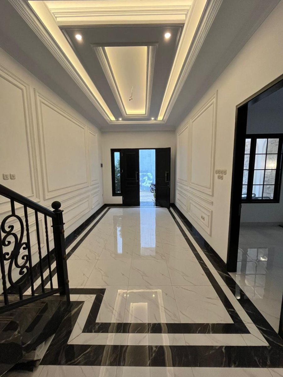 Dijual rumah cantik 2,5 lantai di M kahfi Jagakarsa Jakarta Selatan - Foto 7