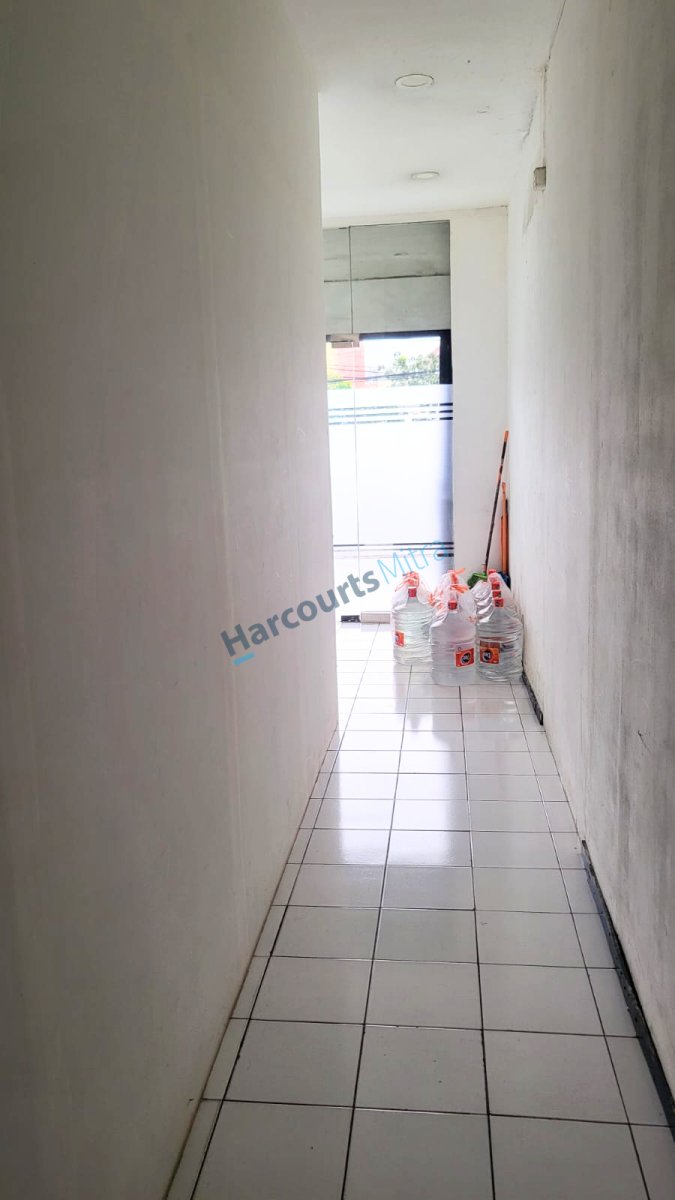 RUKO SIAP HUNI, LOKASI STRATEGIS, BEBAS BANJIR DI JATIWARINGIN - Foto 4