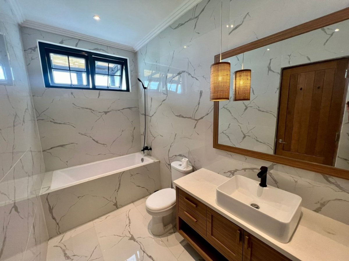 3-Bed Townhouse with Private Jacuzzi Pool – Seminyak Area - Foto 3