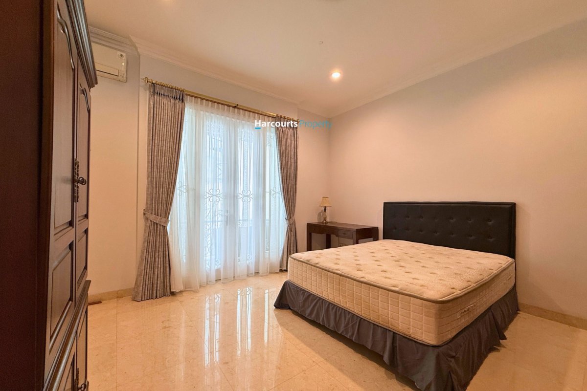 Disewakan Rumah Modern Mediteranean Full Furnished kawasan Elite Pondok Indah - Foto 5