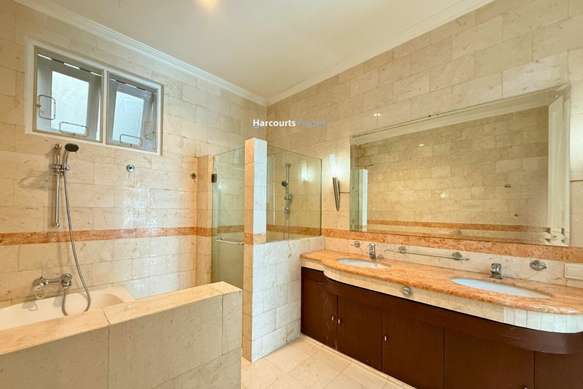 Disewakan Rumah Modern Mediteranean Full Furnished kawasan Elite Pondok Indah - Foto 10