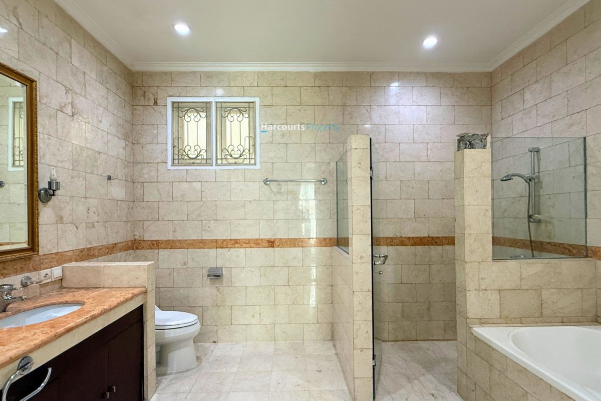 Disewakan Rumah Modern Mediteranean Full Furnished kawasan Elite Pondok Indah - Foto 12