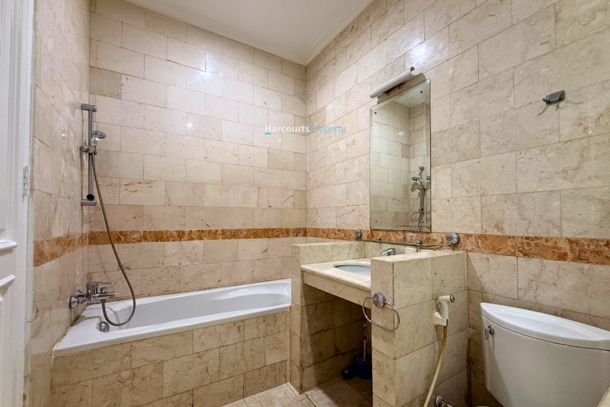 Disewakan Rumah Modern Mediteranean Full Furnished kawasan Elite Pondok Indah - Foto 13