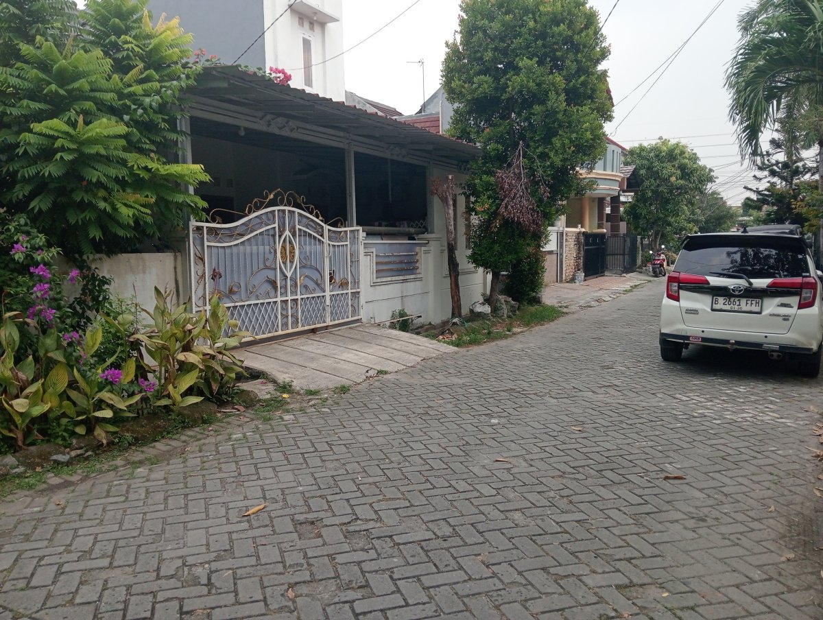Dijual Rumah 2 LT Butuh Cepat, LT. 143 M² KOTA BEKASI UTARA - Foto 2