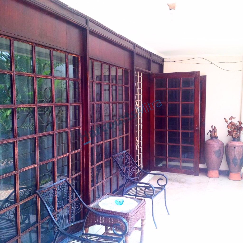 RUMAH CANTIK MEWAH TERAWAT LOKASI STRATEGIS DI JAKARTA TIMUR - Foto 4