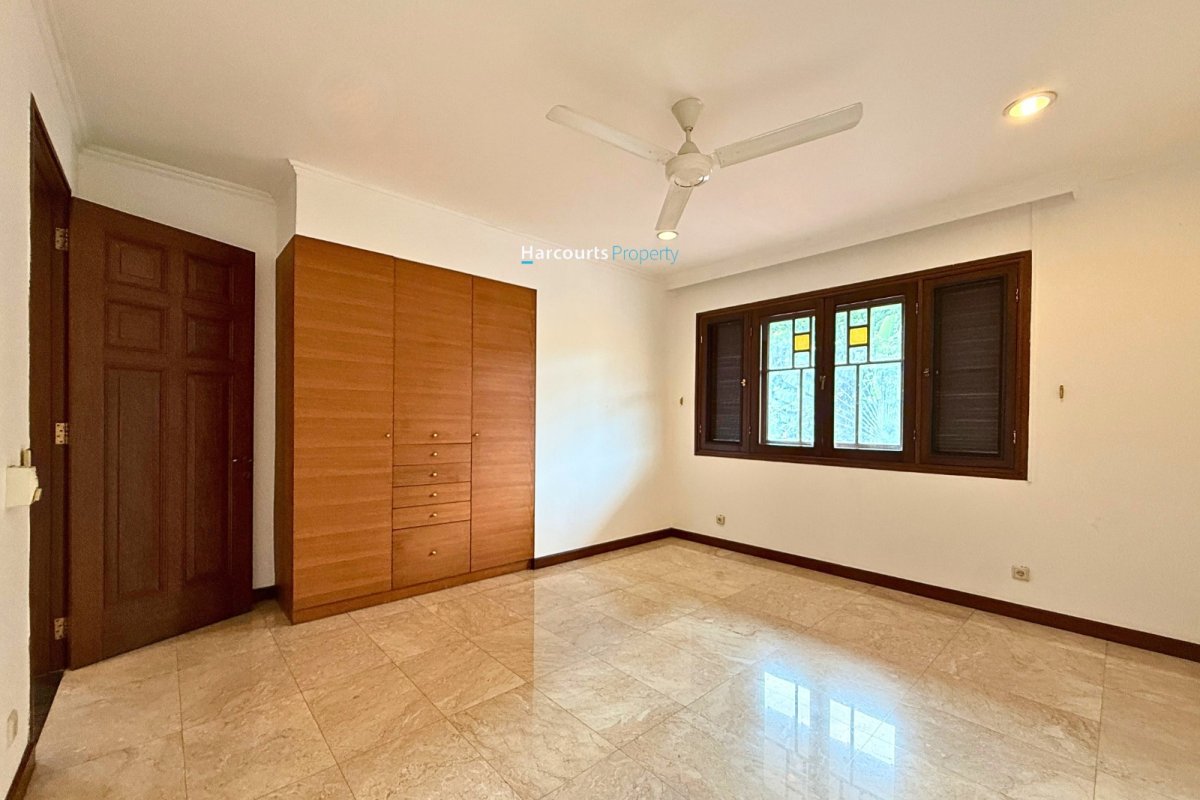 Disewakan Compund One Gate System Lokasi Strategis di Palm Mansion, Lebak Bulus - Foto 10