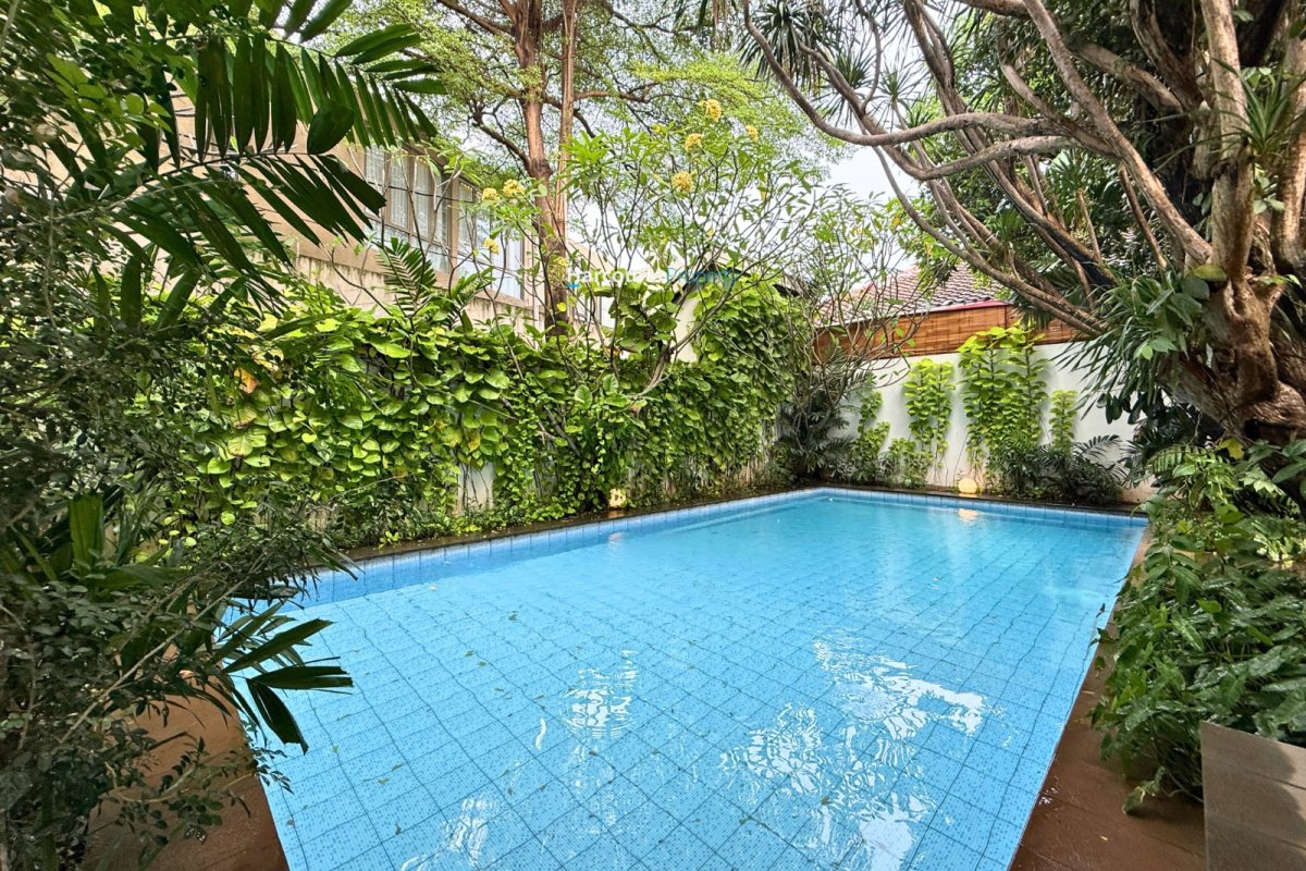 Disewakan Rumah Hunian Modern Tropis Dalam Komple One Gate System di Kemang - Foto 8