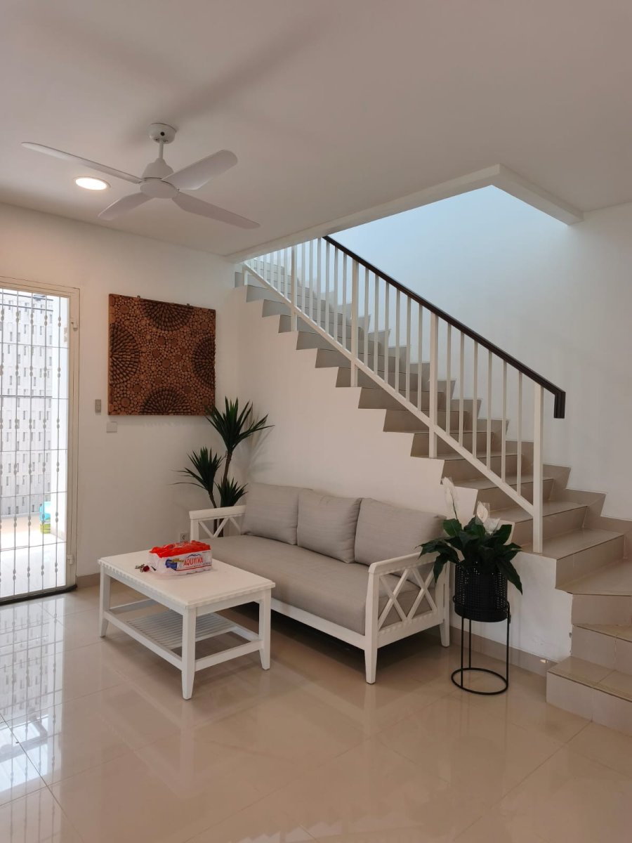 Dijual rumah cantik, 2 lantai, 9x16 hoek, Cluster Mahogany, Summarecon Bogor, full furnished - Foto 4
