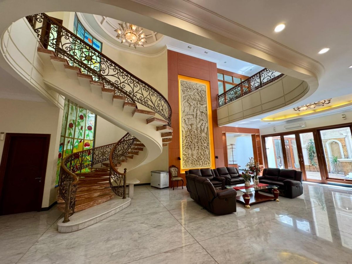 For Sale Rumah Di Bukit Gading Mediterania, Kelapa Gading - Jakarta Utara