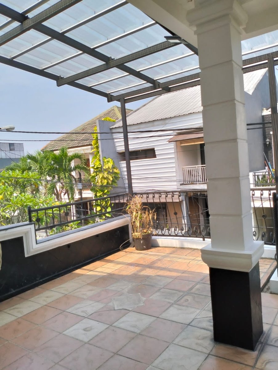 Dijual Rumah Terawat Desain Modern Bintaro Sektor 9 - Foto 5