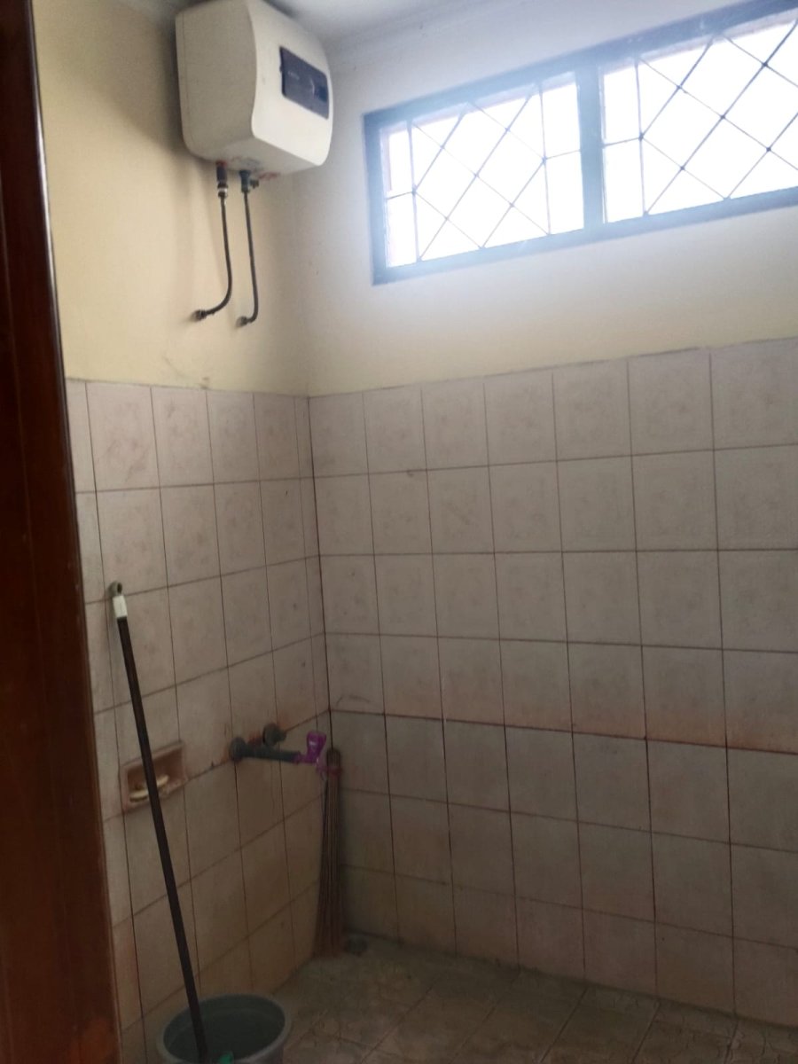 rumah jarang ada, lokasi oke di Bintaro sektor 3 - Foto 4