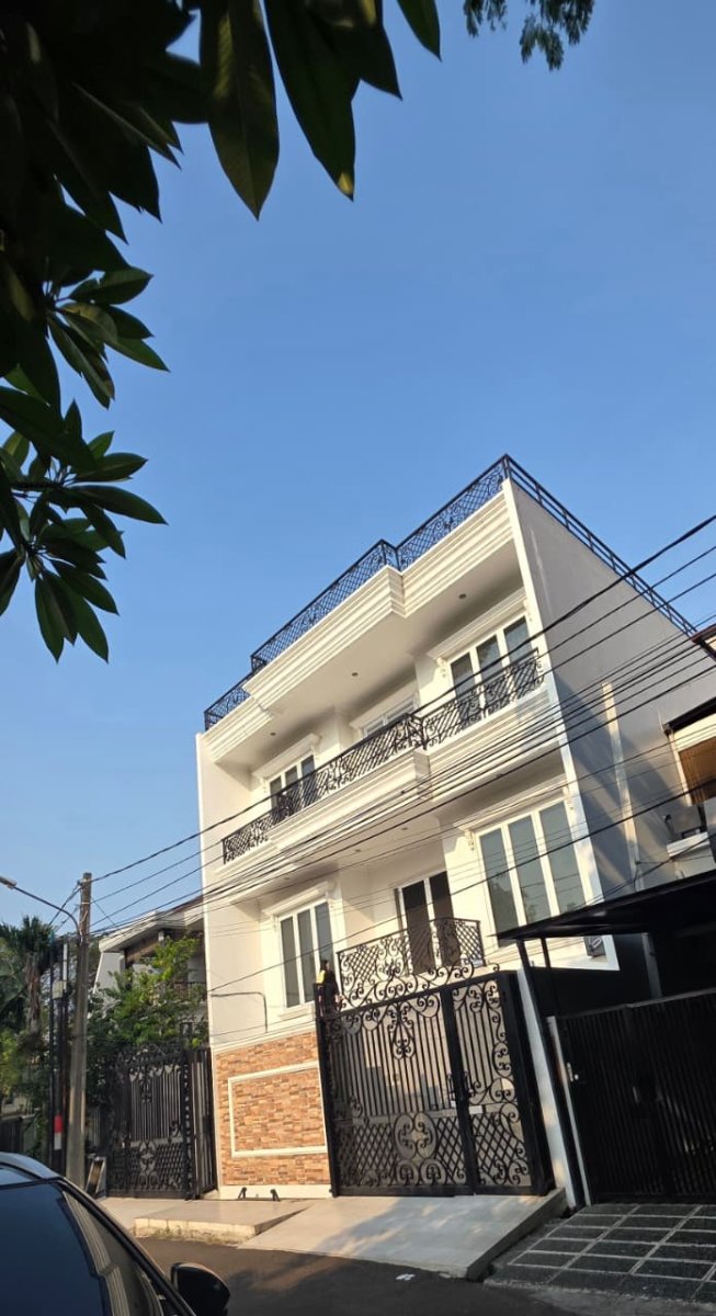 Dijual Rumah Bagus Di Gading Kirana, Kelapa Gading - Jakarta Utara