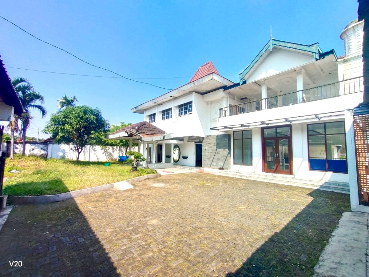 Rumah mewah siap huni tengah kota Solo