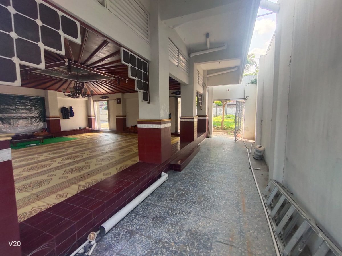 Rumah mewah siap huni tengah kota Solo - Foto 5