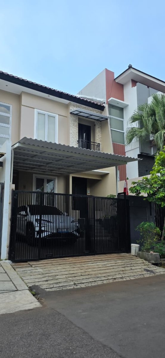 Dijual Rumah Lokasi Mitra Gading Villa, Kelapa Gading - Jakarta Utara