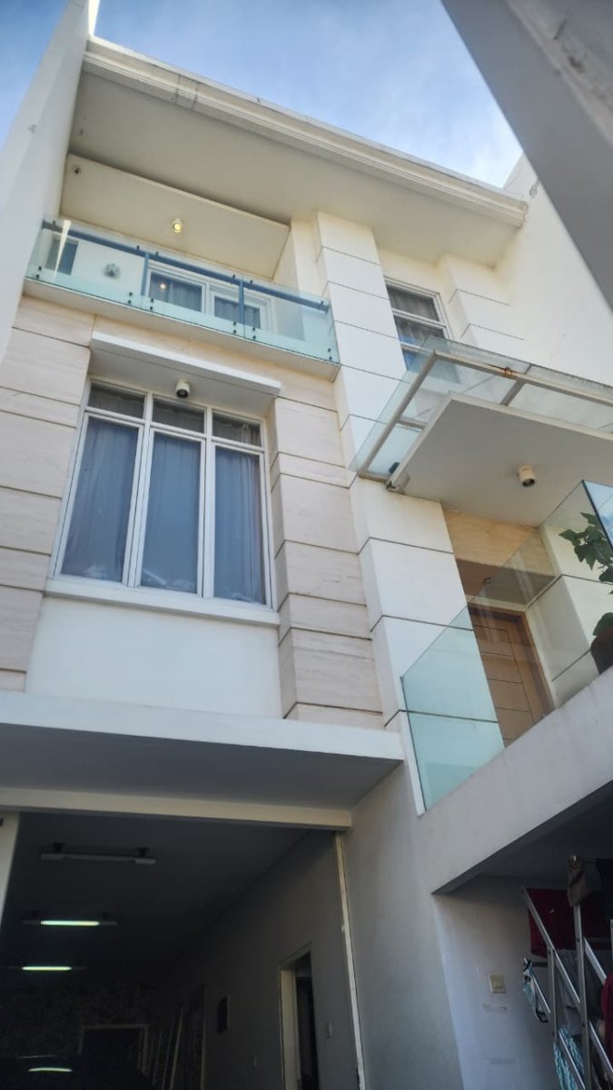Dijual Rumah Di Pondok Gading Utama, Kelapa Gading - Jakarta Utara