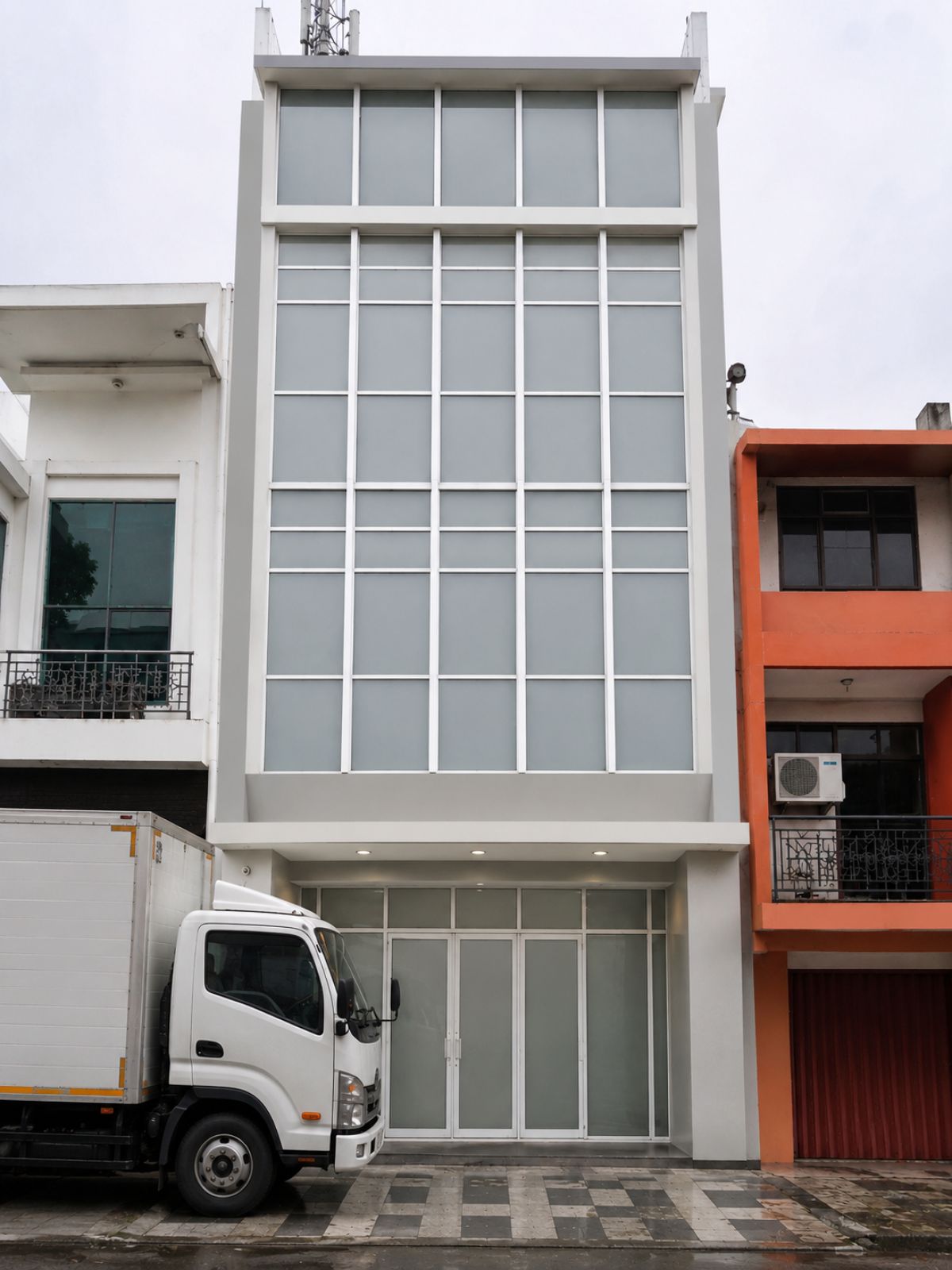 Jual Melalui Lelang Ruko Nol Jalan A Yani Surabaya - Foto 2
