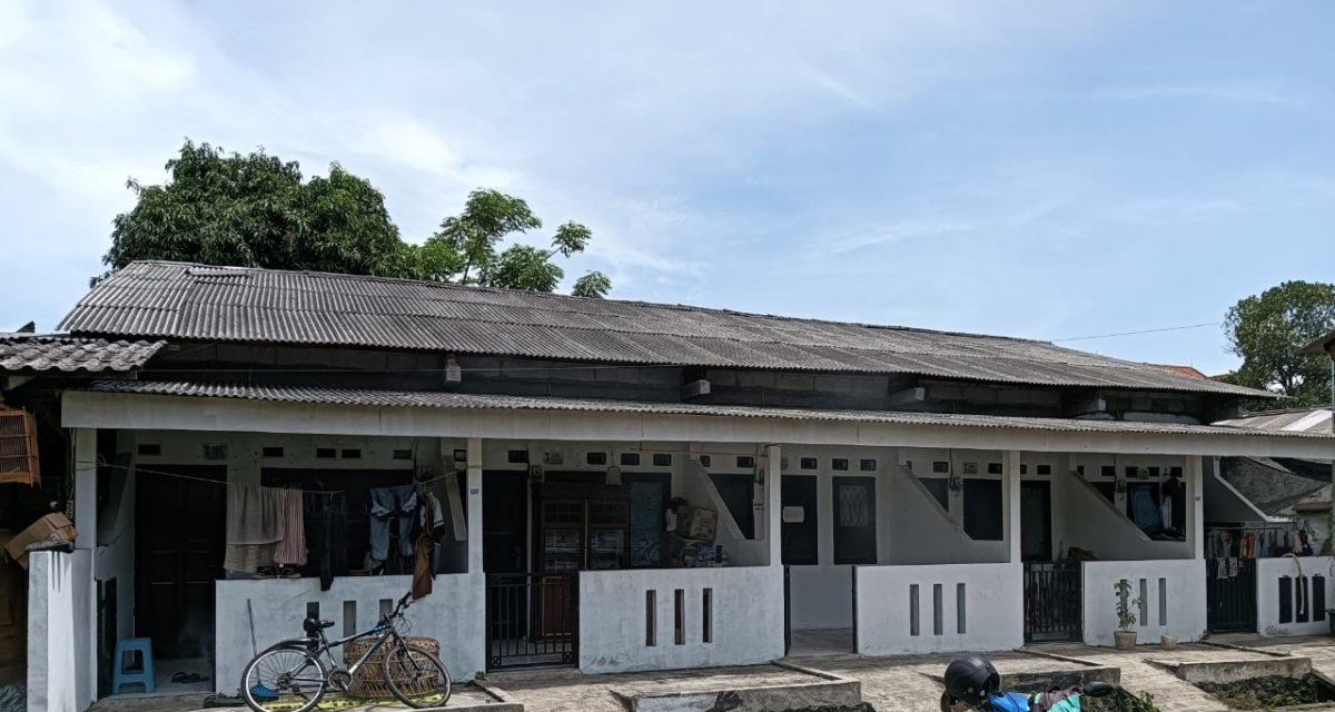 RUMAH USAHA KONTRAKAN 5 PINTU, SIAP HUNI, BAGUS, LOKASI STRATEGIS DAN BEBAS BANJIR