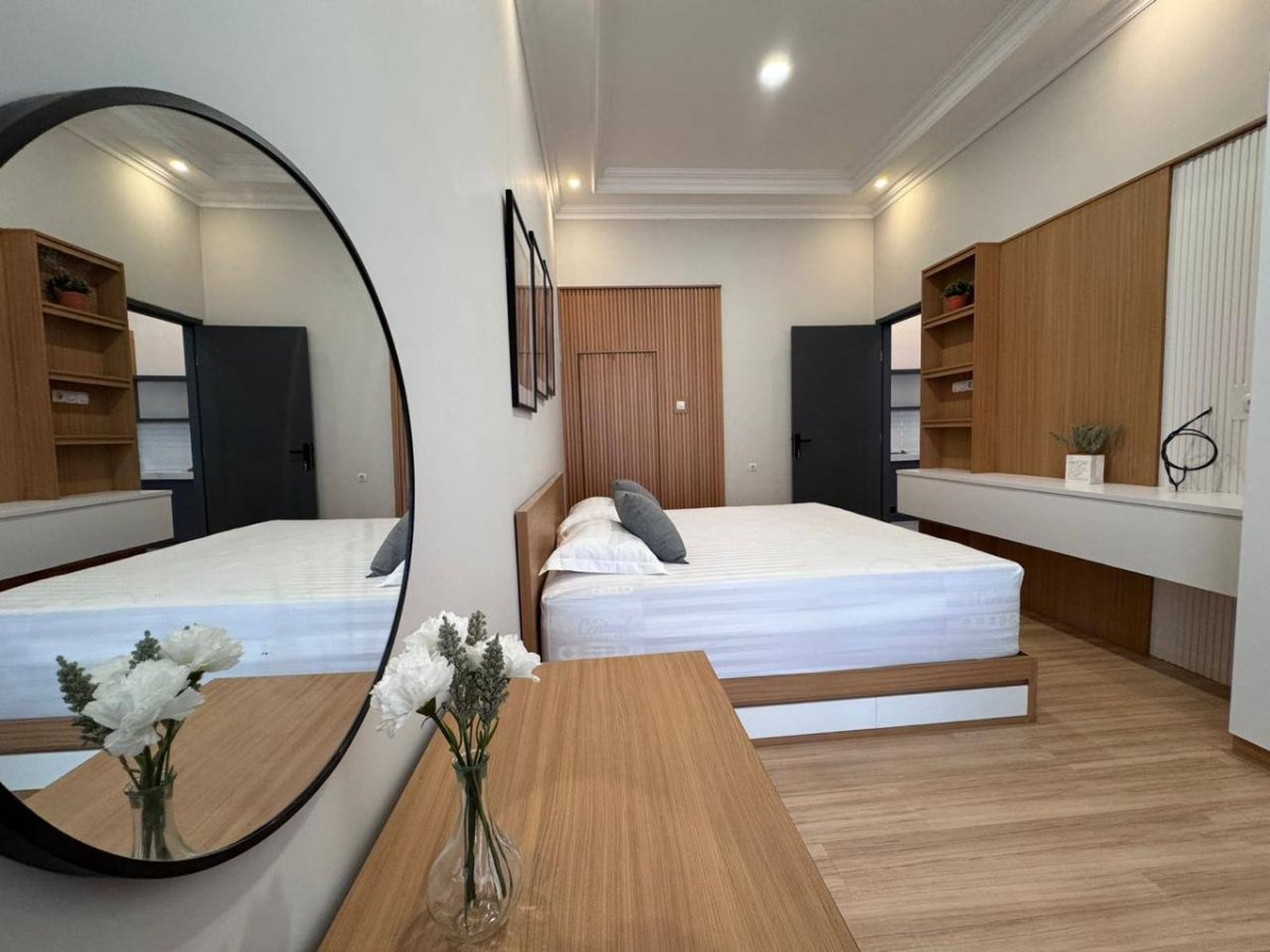 Want To Sell  Dijual Rumah Cantik di Griya Asri Pakuwon City Surabaya - Foto 2