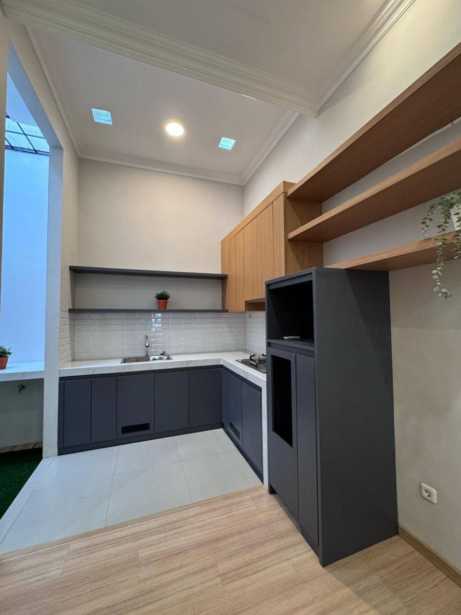 Want To Sell  Dijual Rumah Cantik di Griya Asri Pakuwon City Surabaya - Foto 4