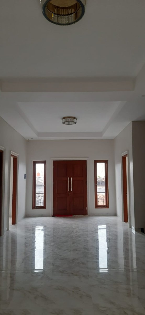 RUMAH BARU 2 LANTAI MODEL EROPA DI CIPINANG MUARA