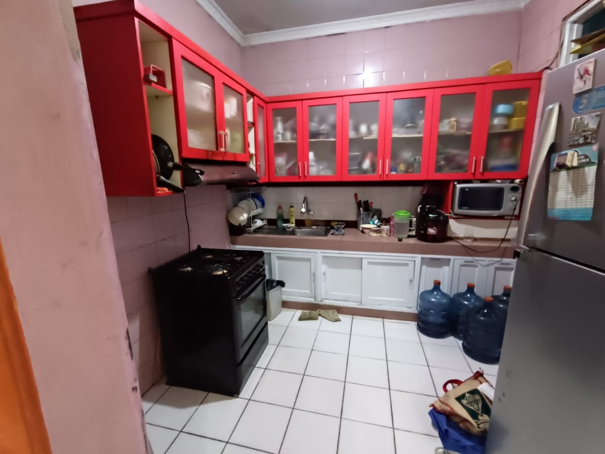 RUMAH BAGUS TERAWAT SIAP HUNI DI KOMPLEK JATIWARINGIN ASRI - Foto 3