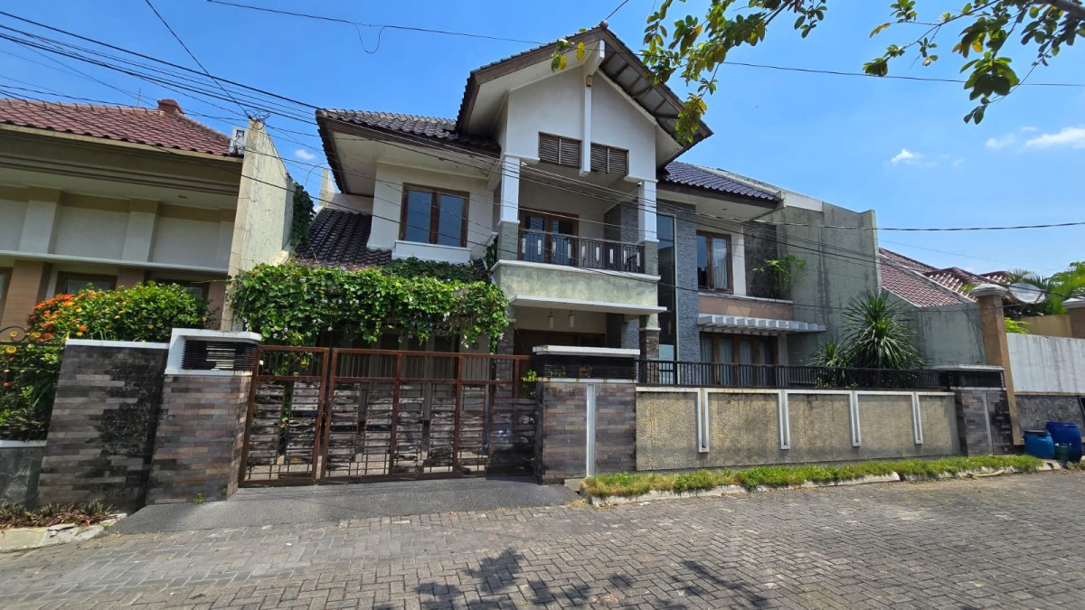 Rumah Mewah Minimalis Cluster Elite Solo Baru Dekat The Park & Pakuwon Mall