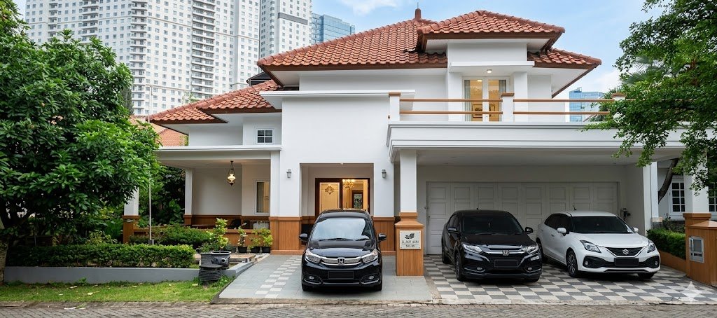 Jual Rumah @Kawasan Premium  Villa Regency Perum Pakuwon Indah Wiyung Surabaya Barat