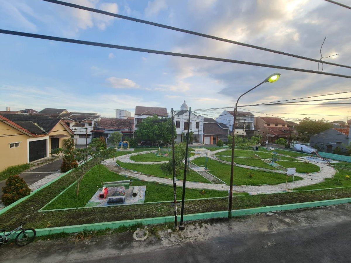 Rumah Murah Siap Huni Hook Depan Taman di Fajar Indah Solo - Foto 2