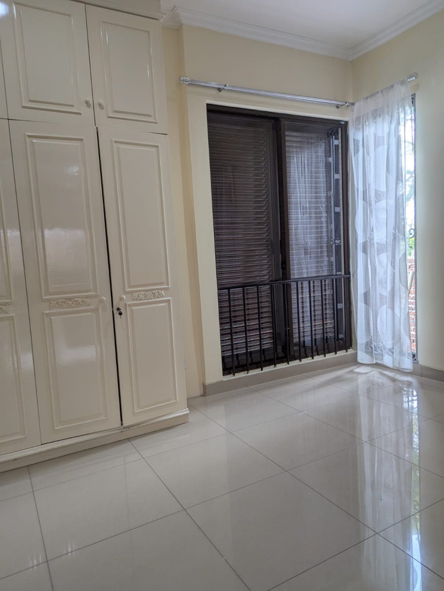 Dijual Rumah Cantik dan Terawat Lokasi Strategis di Cluster Heliconia De Park BSD - Foto 5