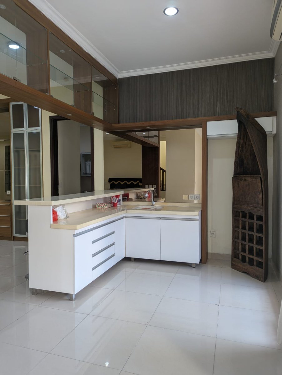 Dijual Rumah Cantik dan Terawat Lokasi Strategis di Cluster Heliconia De Park BSD